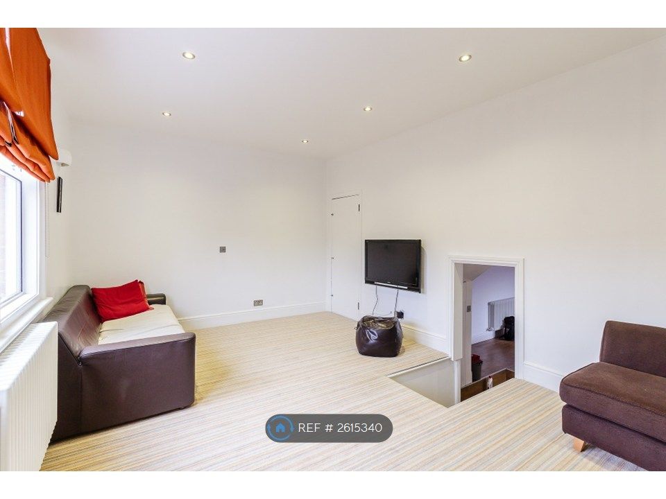 Property photo 3 of 10 Front Room