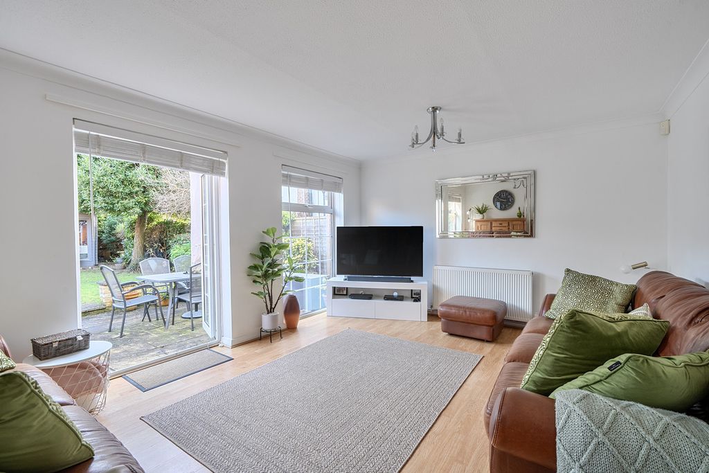 Property photo 3 of 23