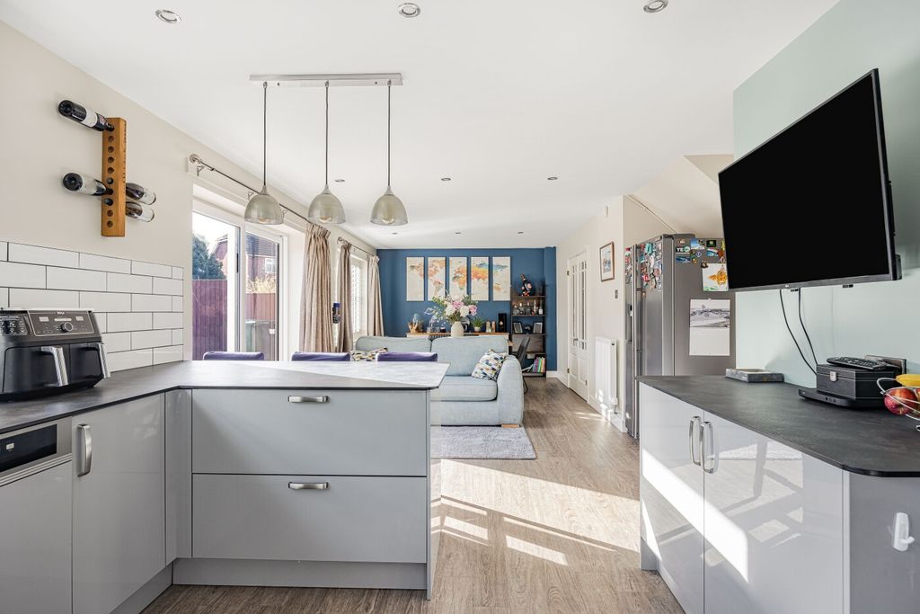 Property photo 2 of 28 8_73418