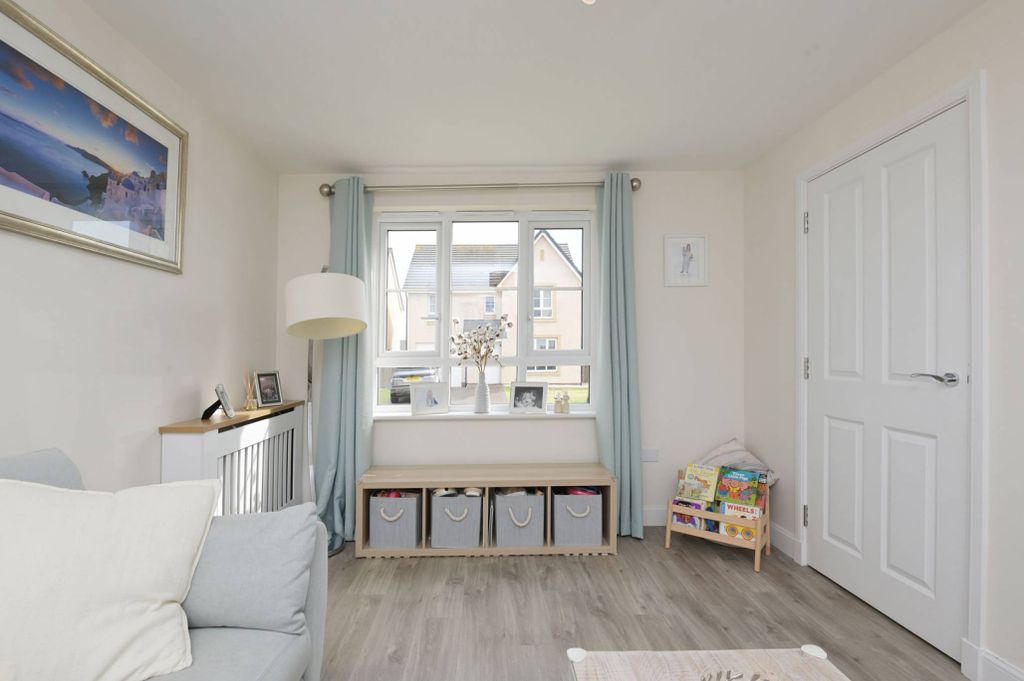 Property photo 3 of 29