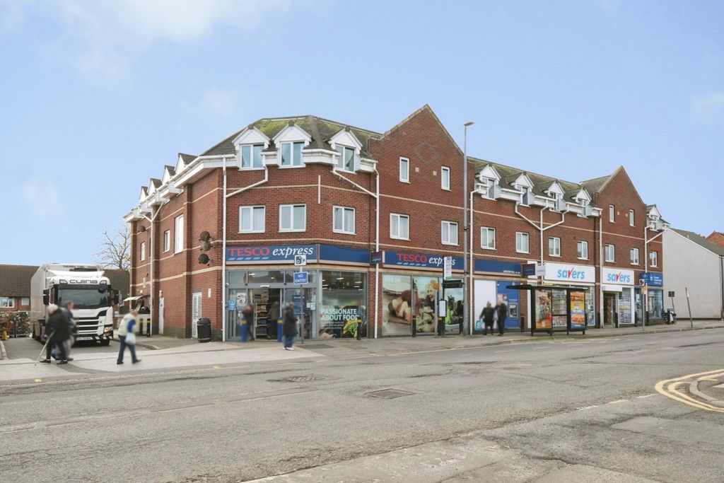 Property photo 1 of 12