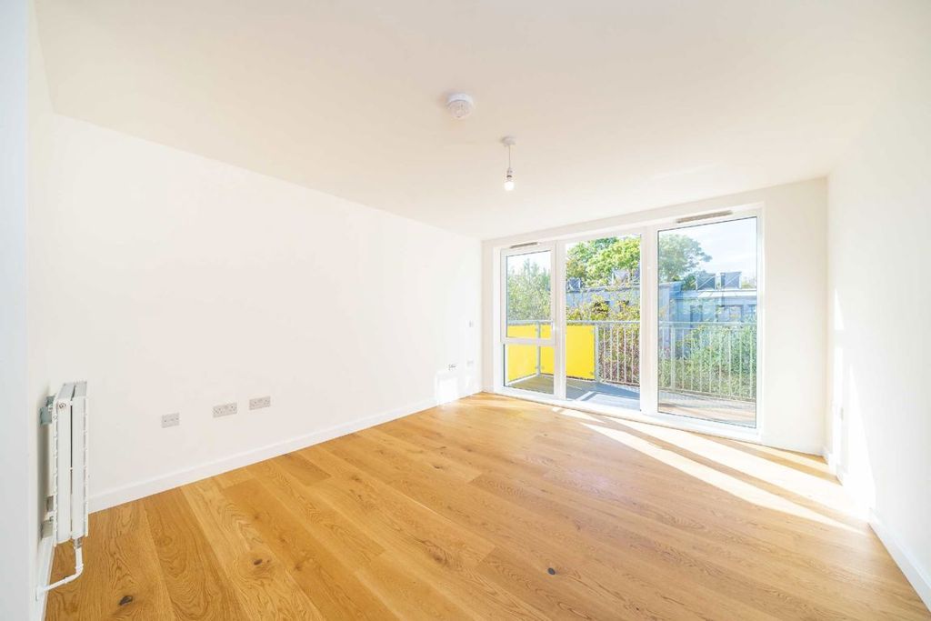 Property photo 2 of 6