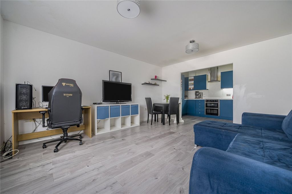 Property photo 2 of 16 Picture No. 04