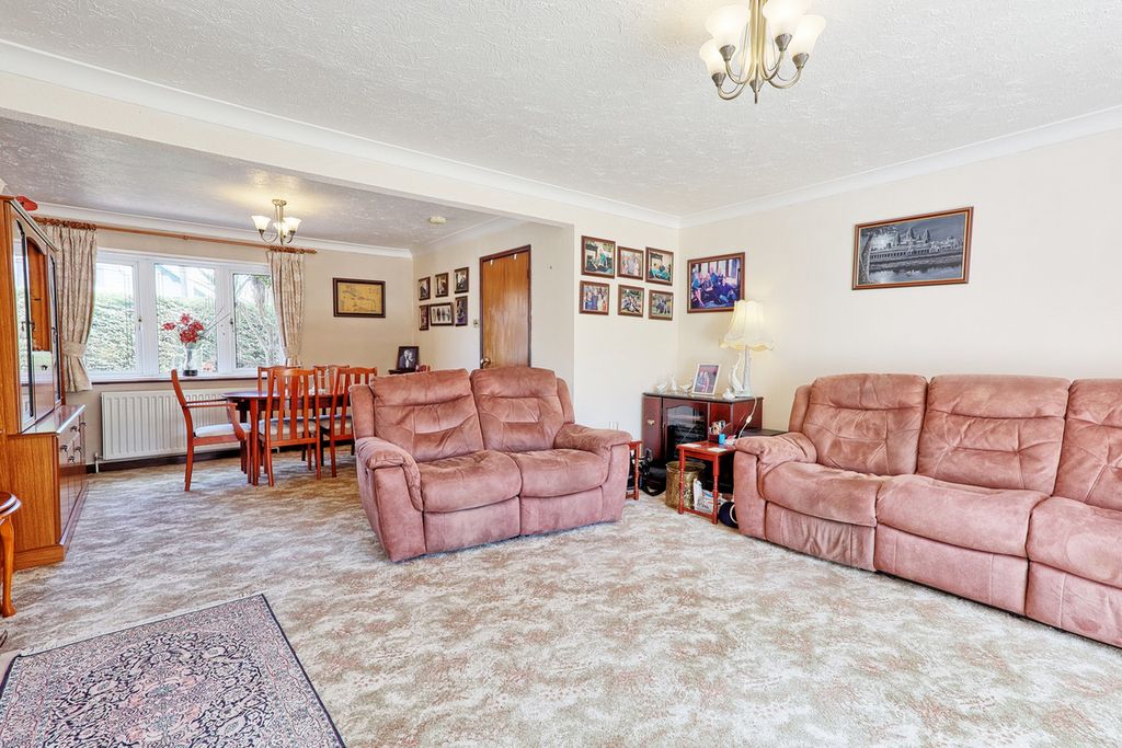 Property photo 1 of 37