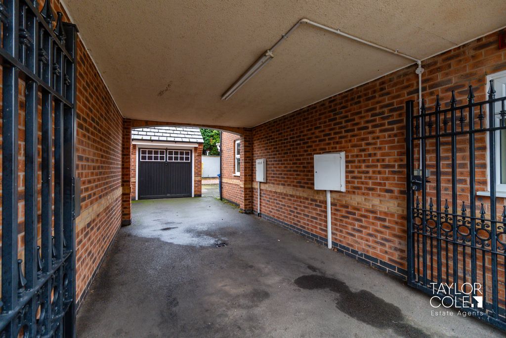 Property photo 2 of 41