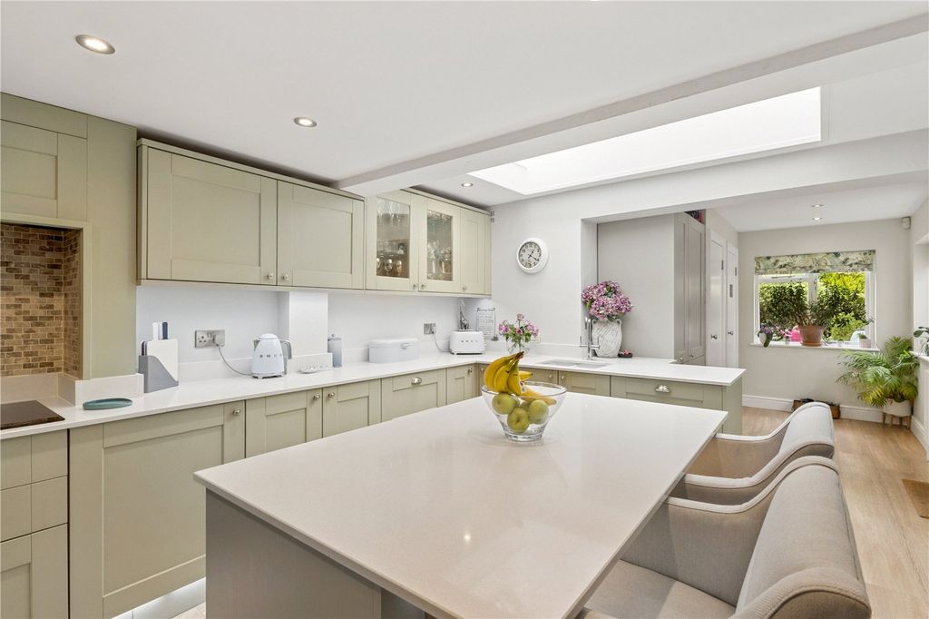 Property photo 3 of 19 Kitchen Dining