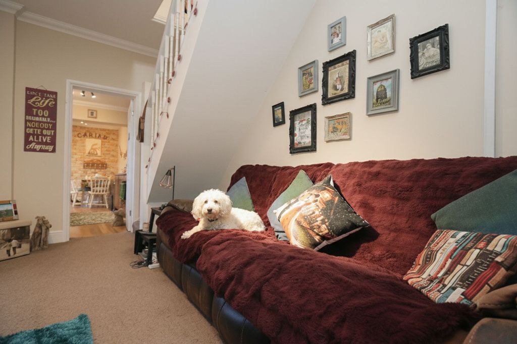 Property photo 3 of 18