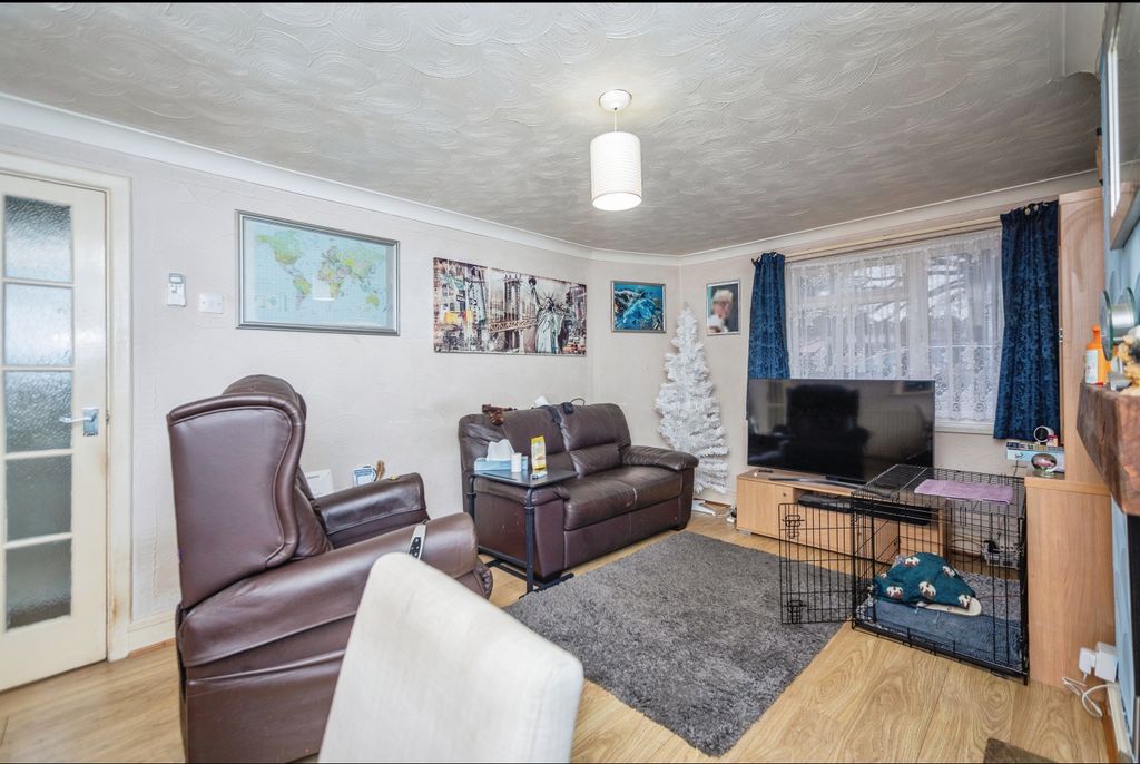 Property photo 2 of 17 Lounge/ Diner