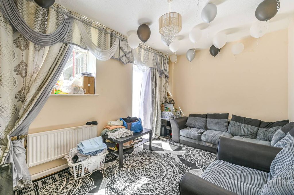 Property photo 3 of 3