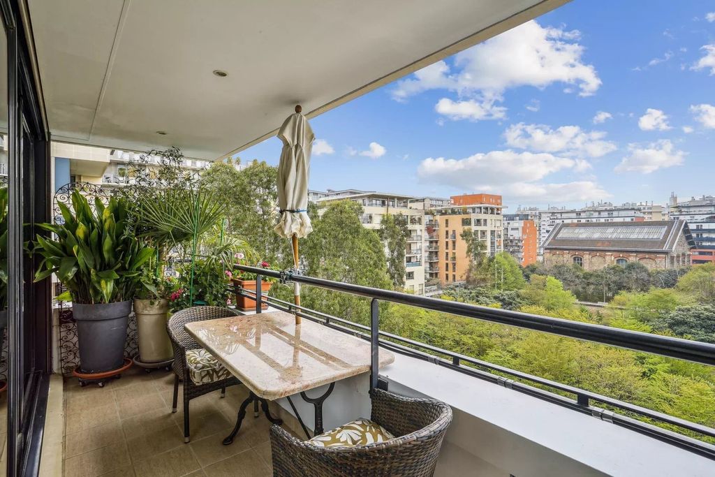 Property photo 1 of 15 Paris Xviie - Family Apartment With Terrace, Unobstructed View.