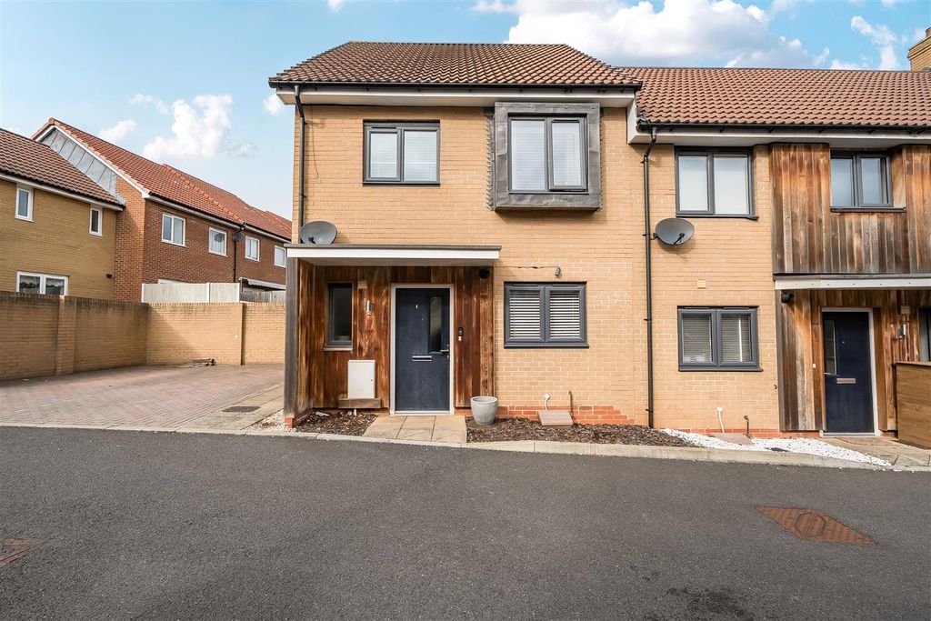 Property photo 1 of 18 Front