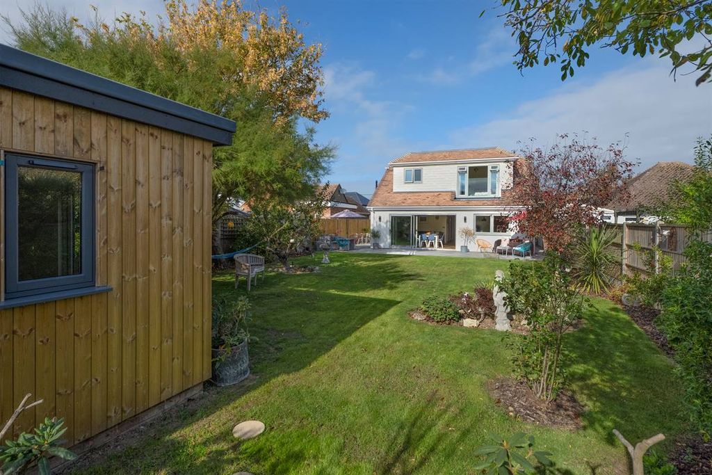 Property photo 3 of 31