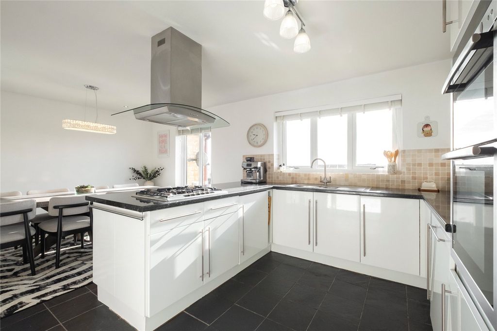 Property photo 3 of 23 Dining Kitchen