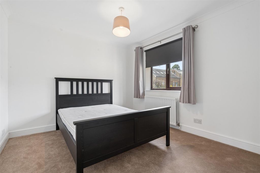 Property photo 3 of 7 Lelliot Court, 2A Edge Hill, Wimbledon, Sw19 4Lp B
