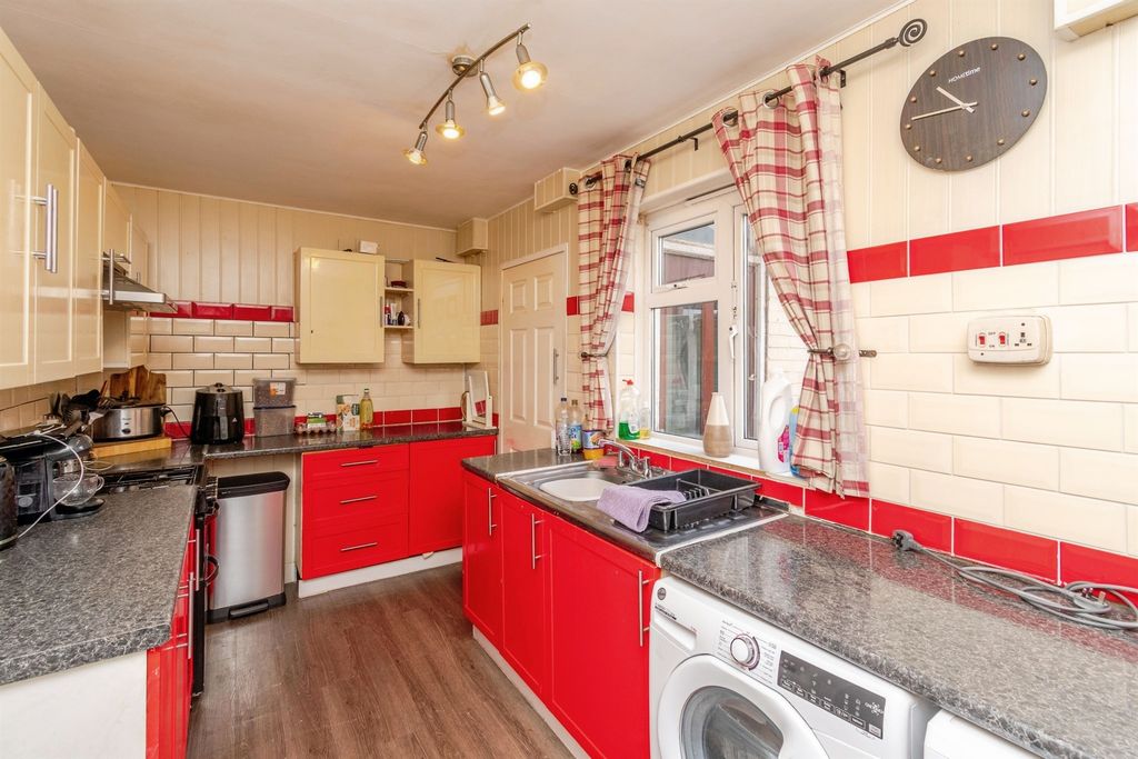 Property photo 3 of 17