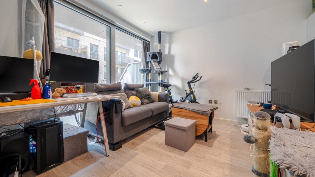 Property photo 2 of 14