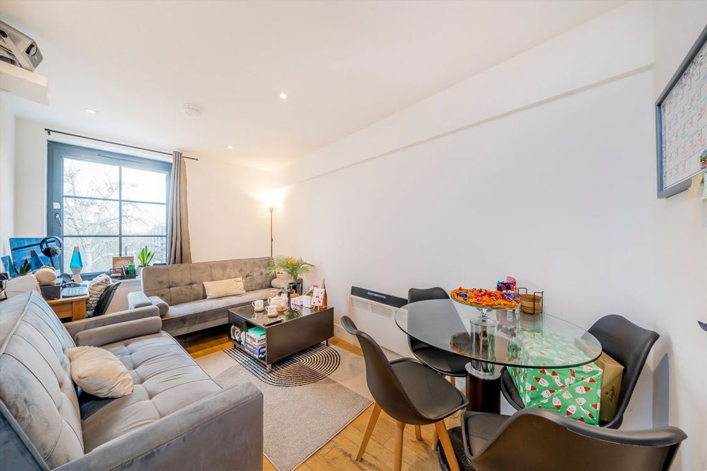 Property photo 2 of 6