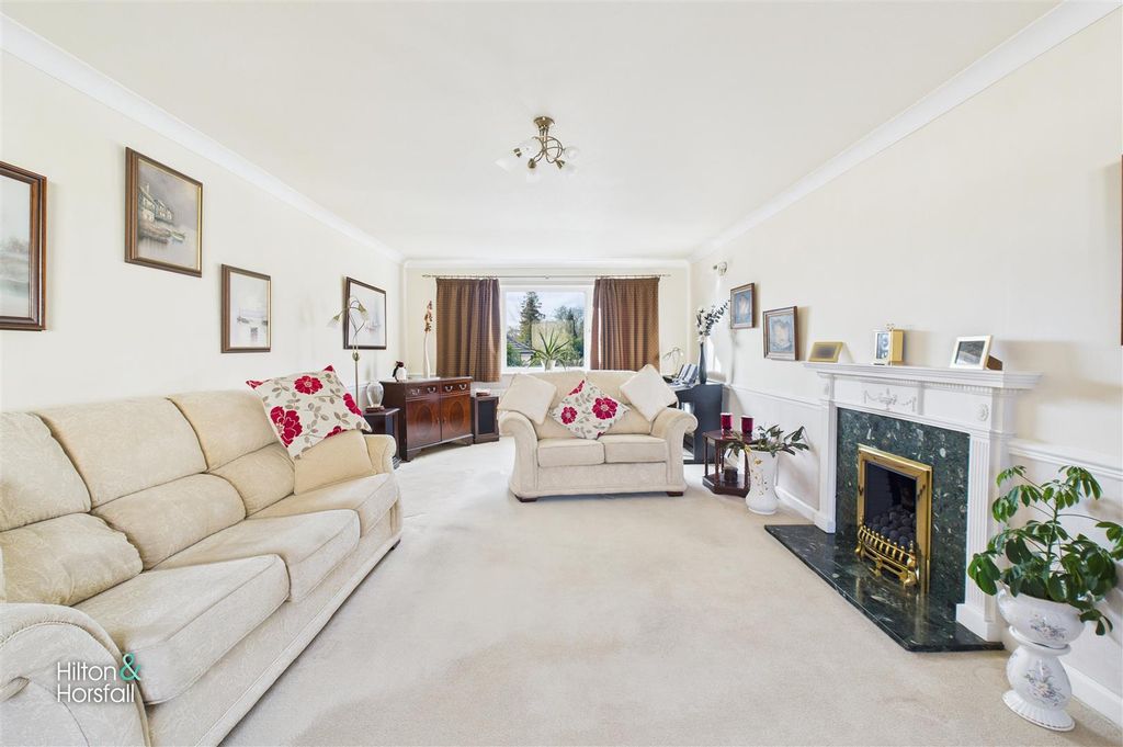 Property photo 3 of 26 Whittycroft Drive