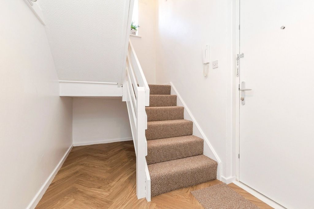 Property photo 2 of 16 Photo