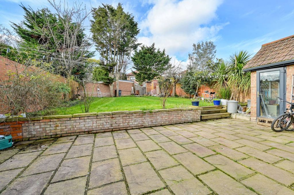 Property photo 2 of 13
