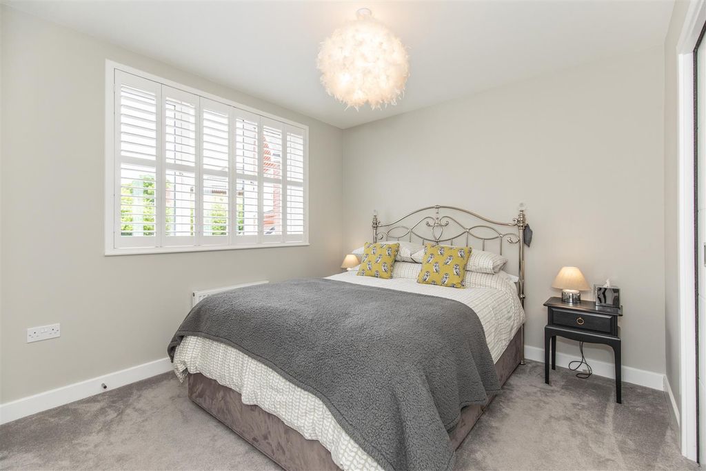 Additional image 8 of 5 bed detached house for saleParkside Close, Heathfield TN21