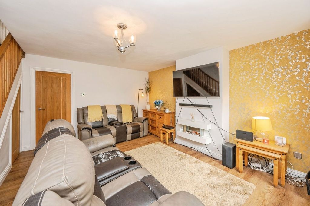 Property photo 3 of 20
