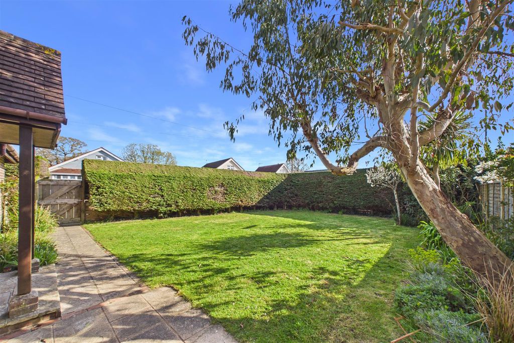 Property photo 1 of 28 Cam01894G0-Pr0280-Still003.Jpg