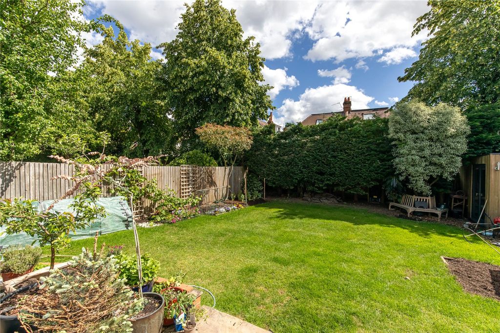 Property photo 3 of 22 Garden