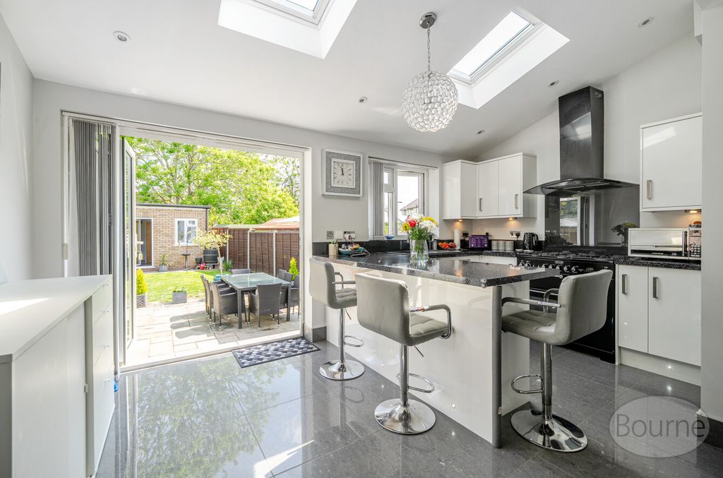 Property photo 3 of 19 Bf4B262c-Fd52-4E0...