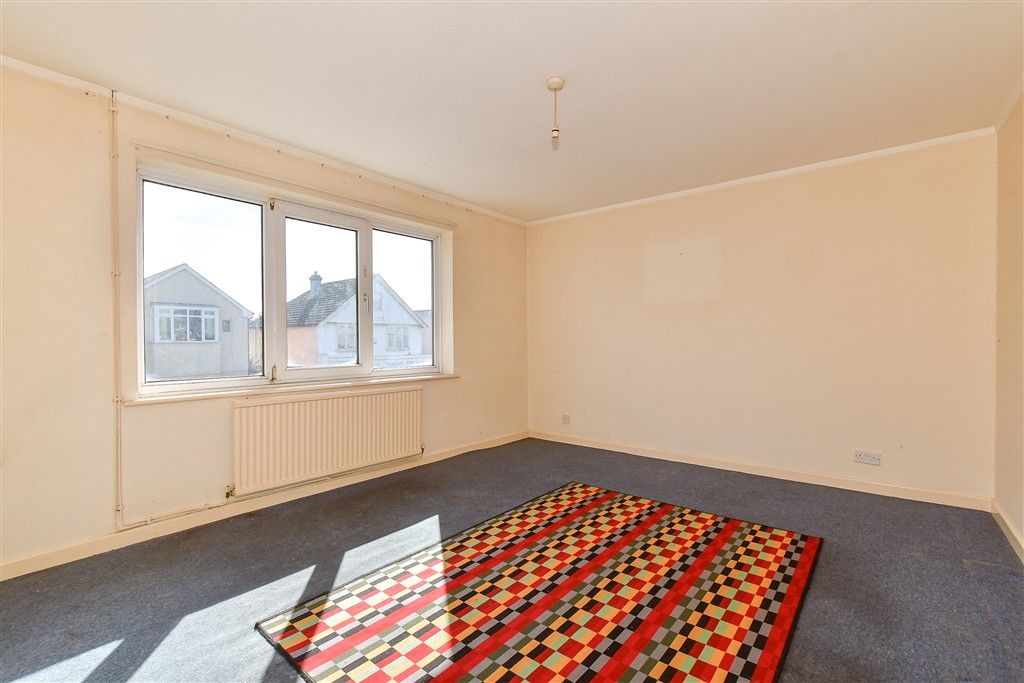 Property photo 2 of 8 Lounge