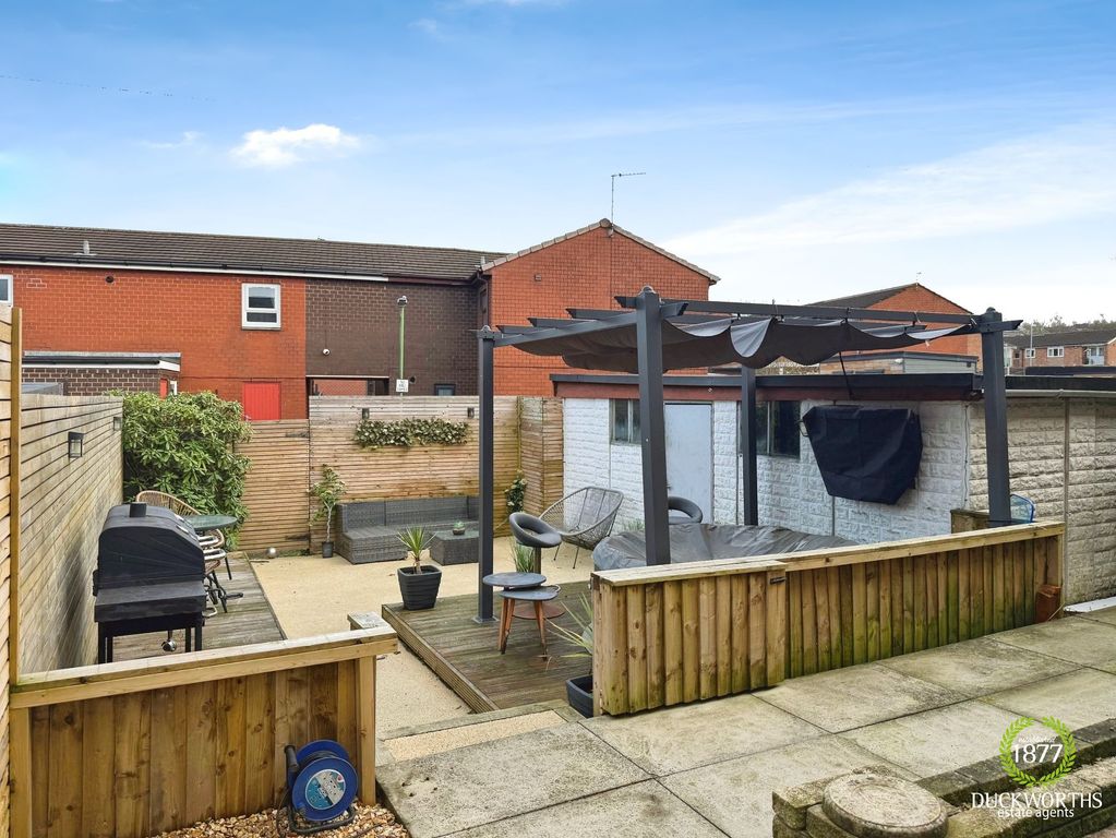 Property photo 2 of 25