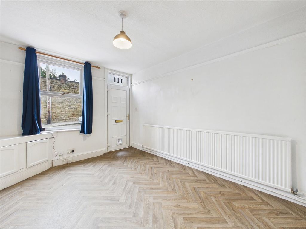 Property photo 3 of 20 Cam05476G0-Pr0275-Still007.Jpg