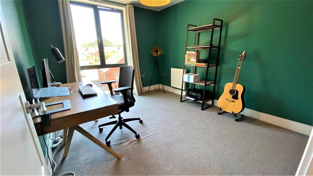 Property photo 3 of 10 Bedroom Two