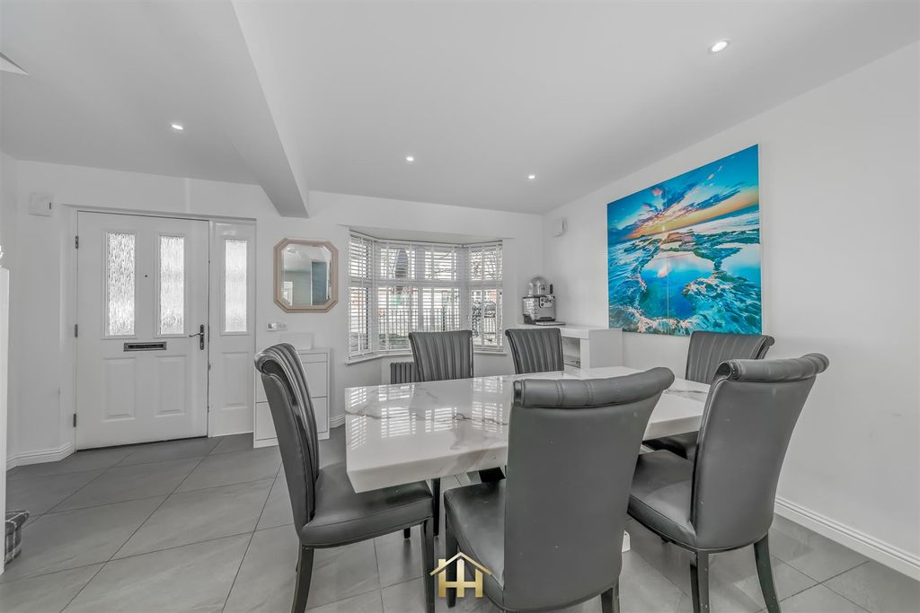 Property photo 3 of 24 14 Troon Avenue Dd2 3Fp 110325 Edit (8 Of 39).Jpg