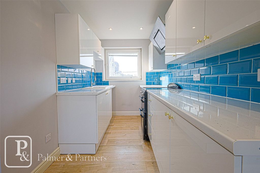 Property photo 3 of 12 Kitchen