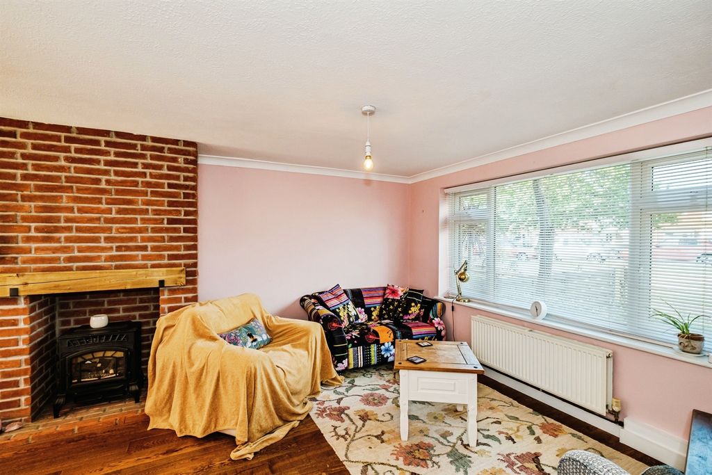 Property photo 3 of 17