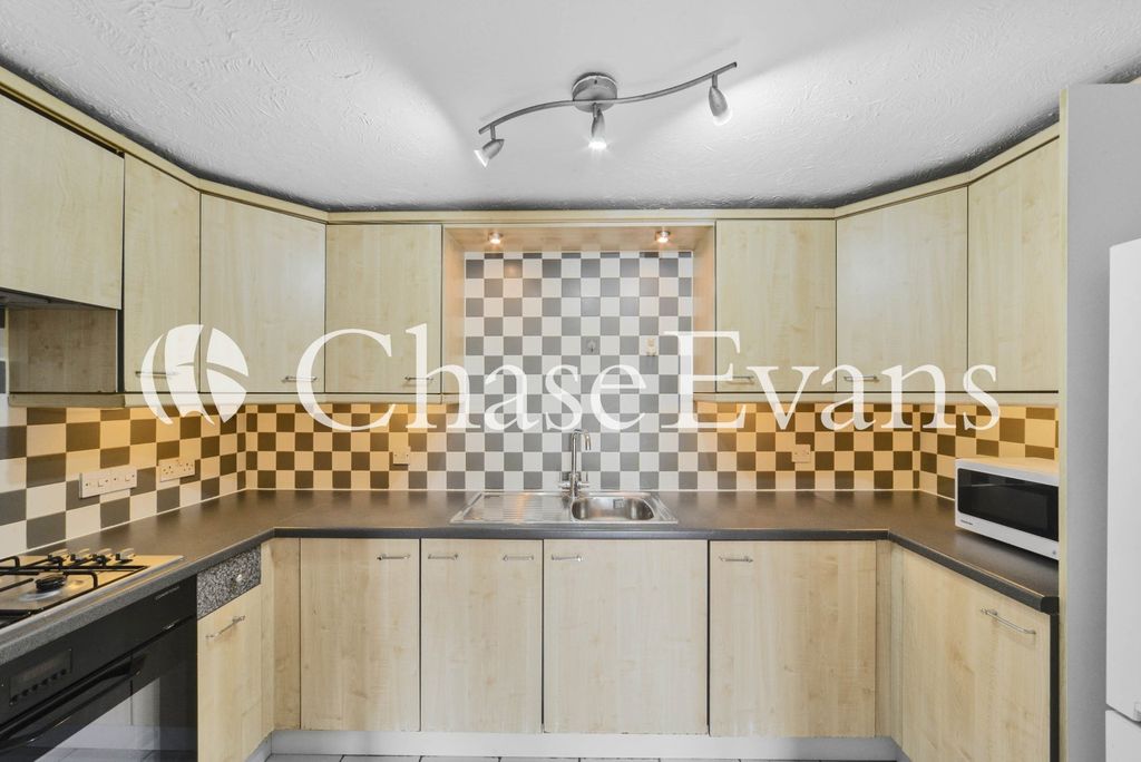 Property photo 2 of 12 Kitchen