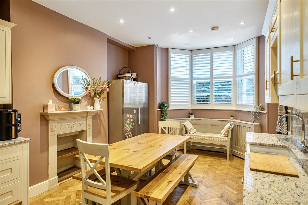 Property photo 3 of 18 Dining Area.Jpg