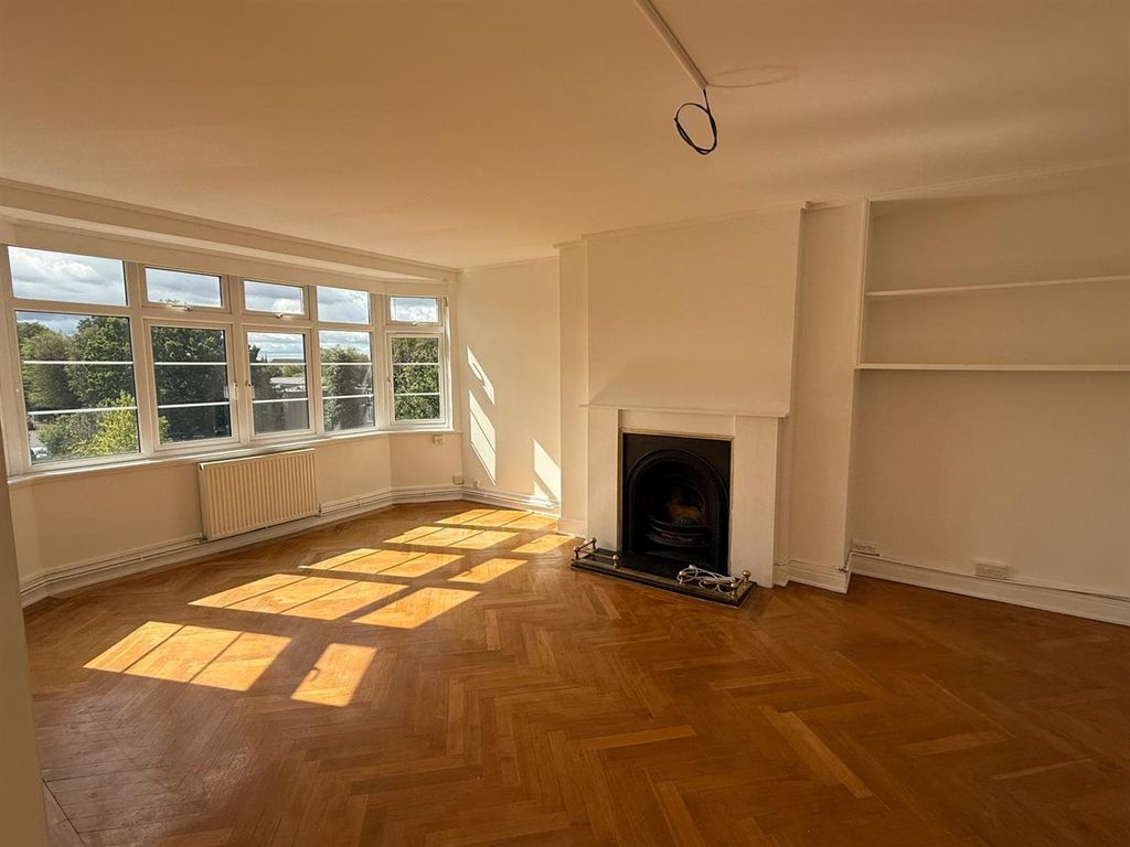Property photo 2 of 15 842c36ba-B389-4018-9450-A1F881c882A5.Jpg