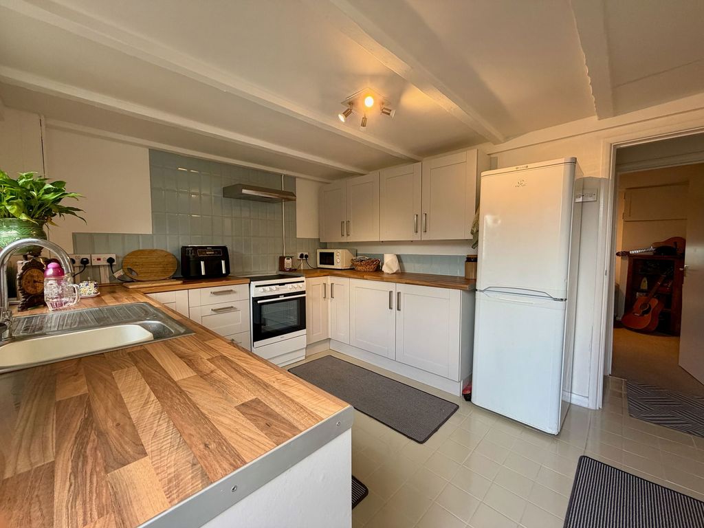 Property photo 3 of 17