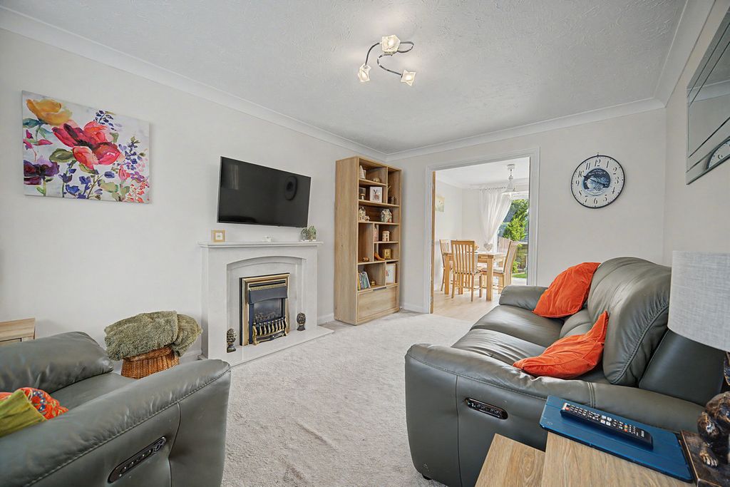 Property photo 2 of 32