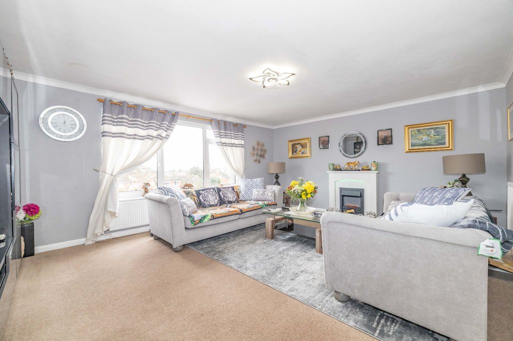 Property photo 2 of 12 Picture 2