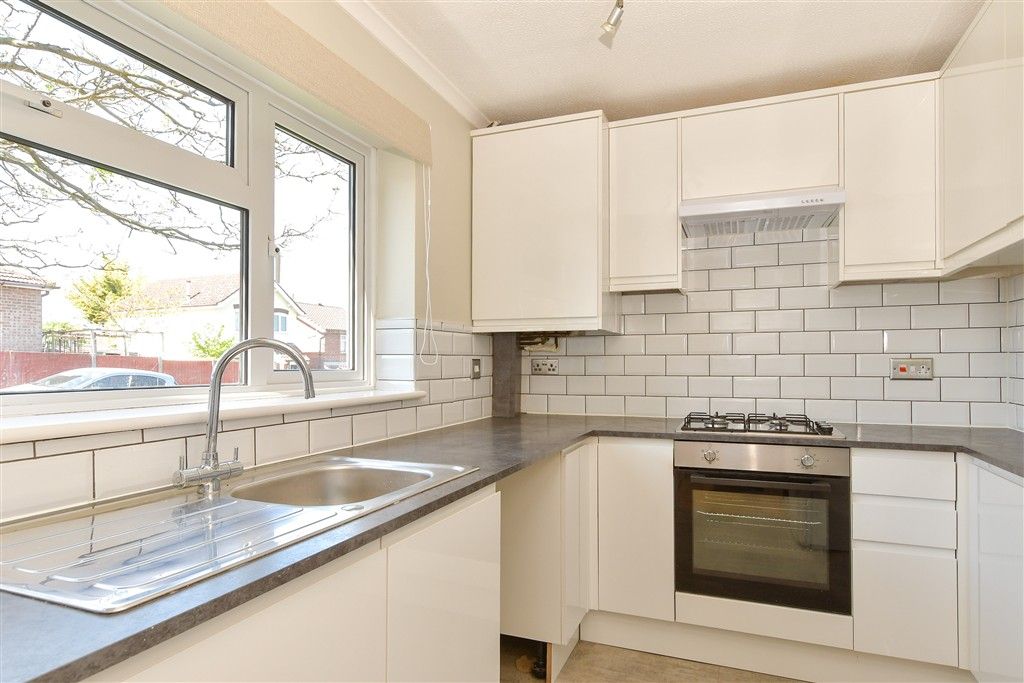 Property photo 3 of 13 Kitchen