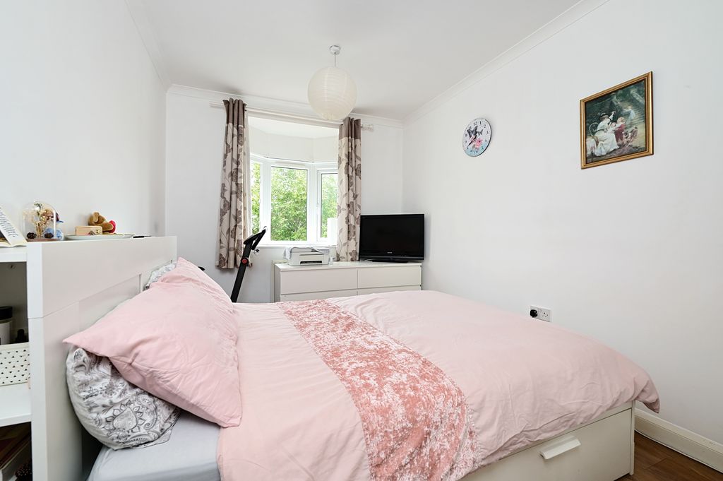 Property photo 3 of 5 Photo 4