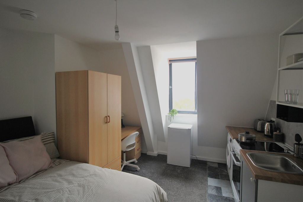 Property photo 1 of 4