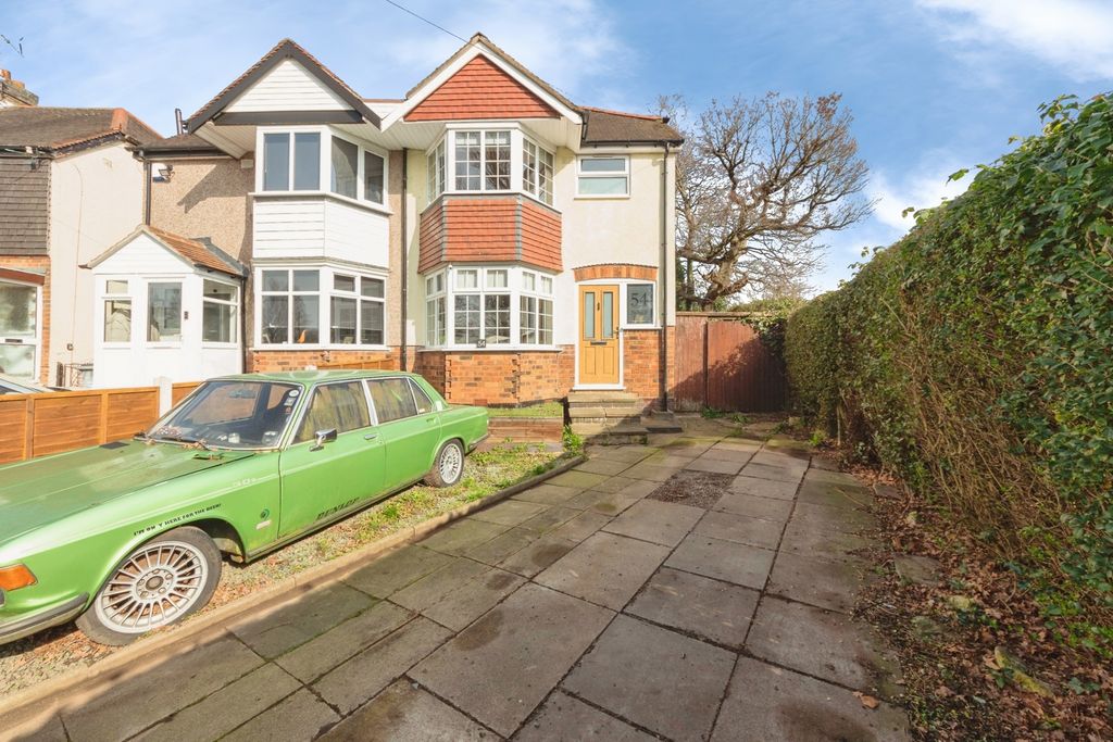 Property photo 1 of 11 Frontage