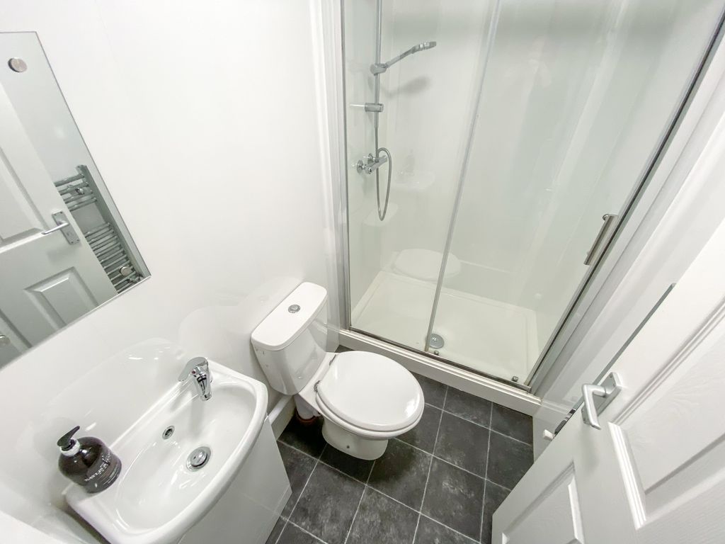 Property photo 3 of 14 File_003