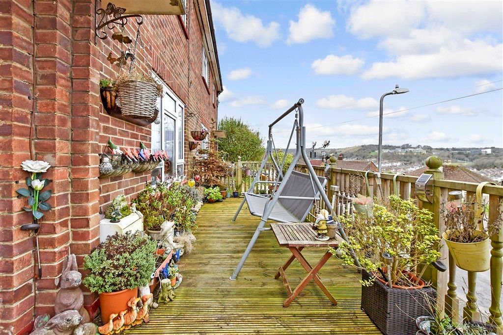 Property photo 3 of 18 Front Garden