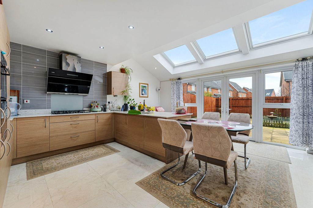 Property photo 2 of 23