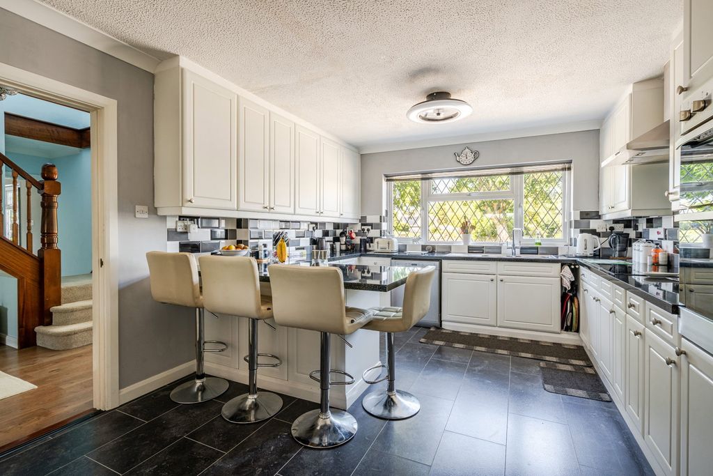 Property photo 3 of 19
